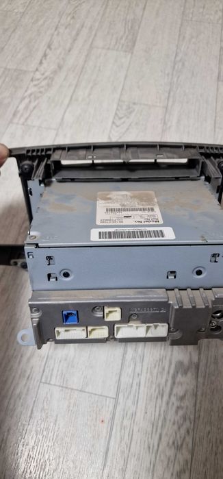 Продается автомагнитола.