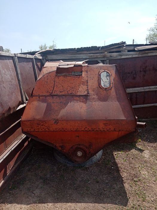 Продаю бункер от комбайн