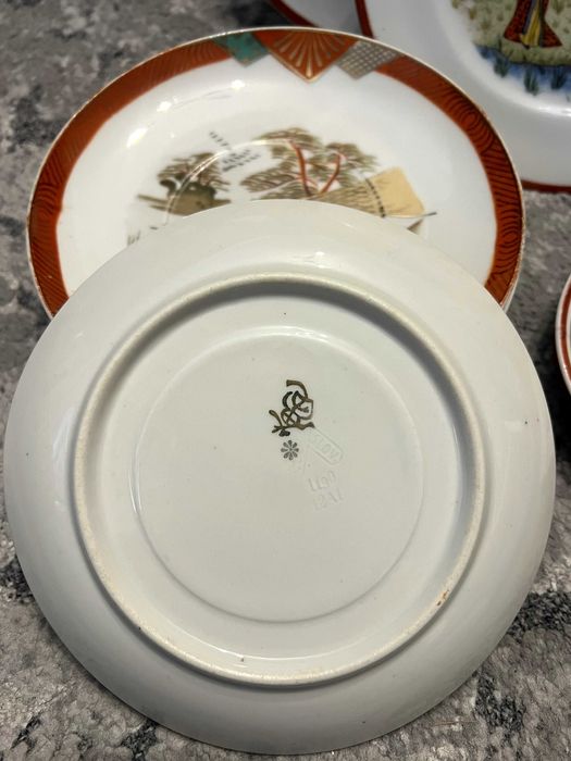 Винтидж порцеланови чинийки с японски мотиви