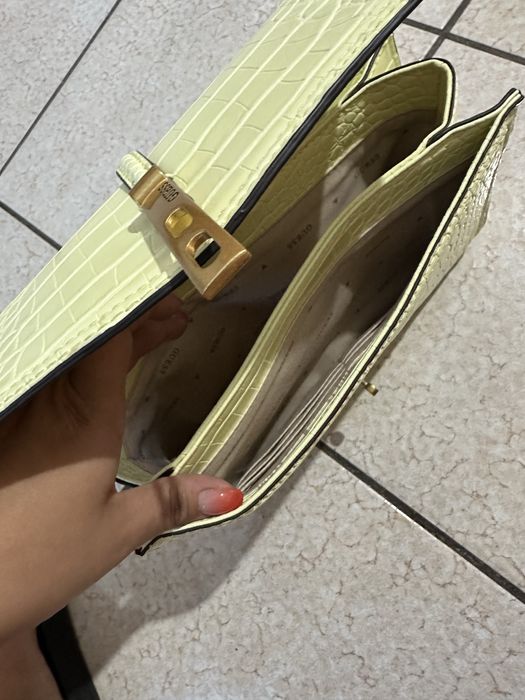 Guess чанта лайм