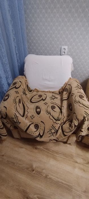 Диван, с креслом