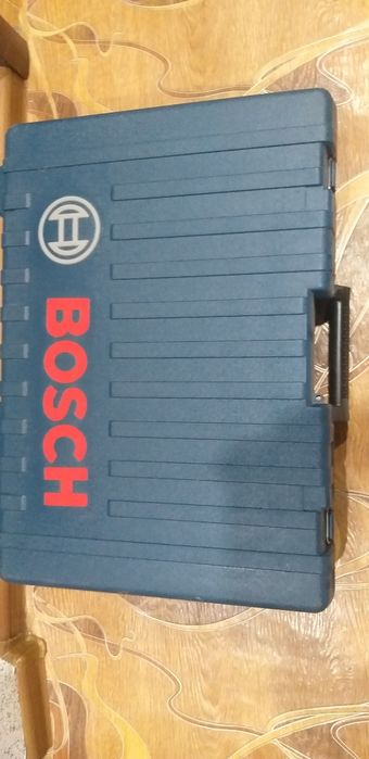 Продам перфоратор BOSCH 12