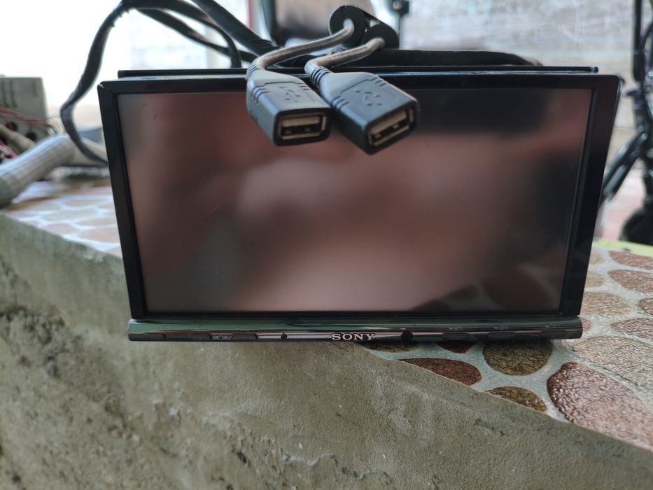 Авто магнитолы 2 шт SONY, PIONEER