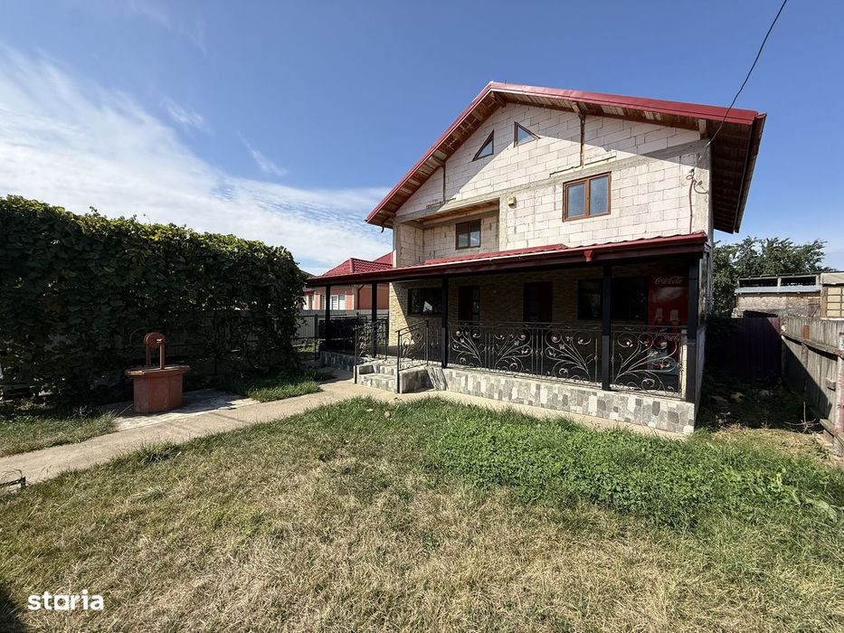 Casa 215mp, P+M, teren 2500mp, la strada, Dumesti
