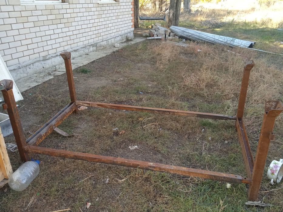 Решетка от балкона и стеллаж