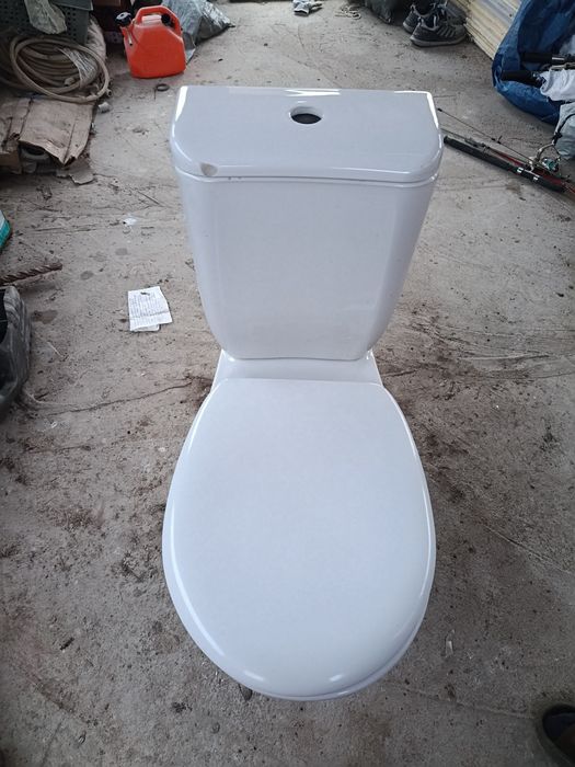 Продам унитаз Vitra