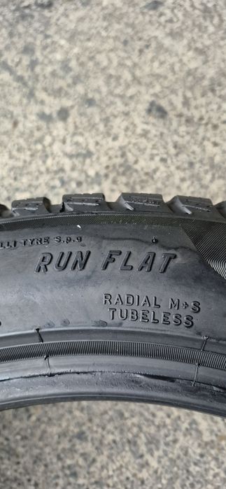 4 anvelope iarna runflat Pirelli 225/50/18,dot 2022.Pretul este pe bucata.