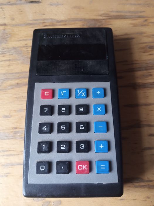 Продам калькулятор "СССР"