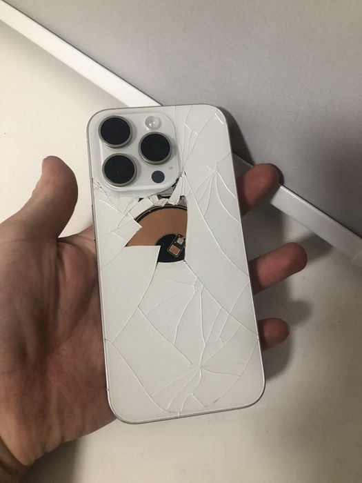 Продам айфон 15 про