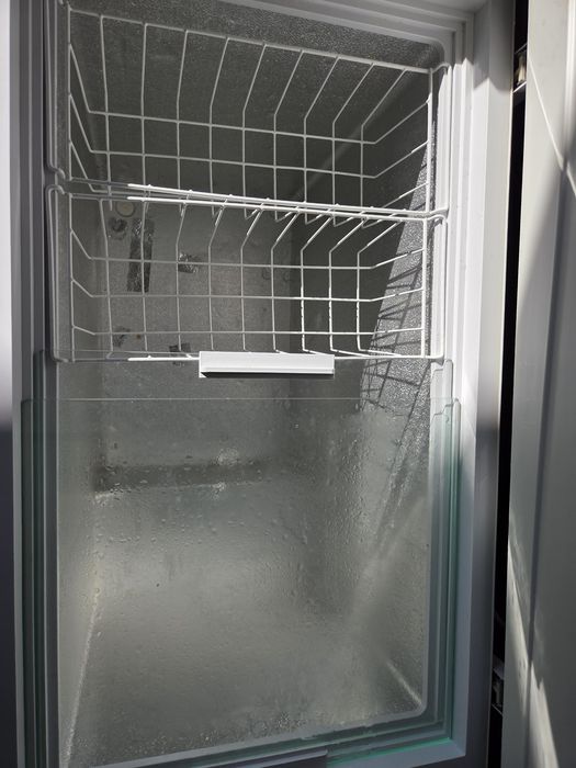 Продам морозильную ларь, камеру