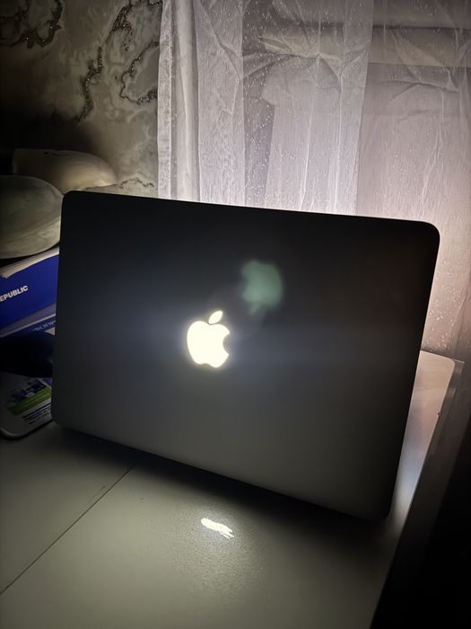 MacBook air white Дешево