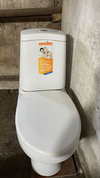 Продаю унитаз в хорошем состояние