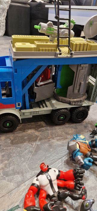 Каравана Ben 10 и герои