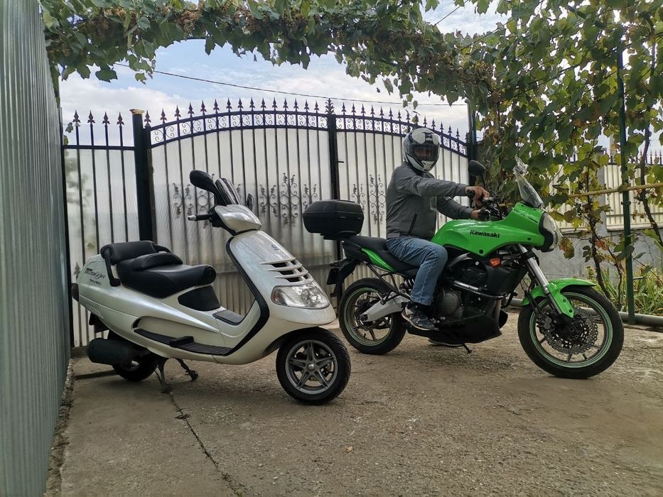 Scuter Piaggio Super Hexagon 125 cc 4 timpi – răcire cu apă – fiscal pe loc