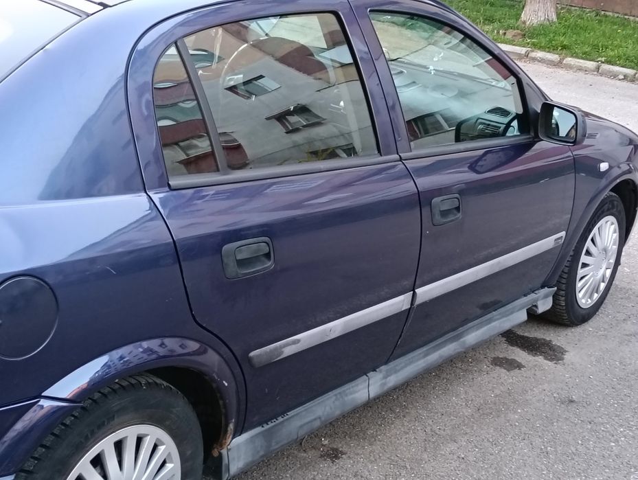 Vând  Opel Astra g