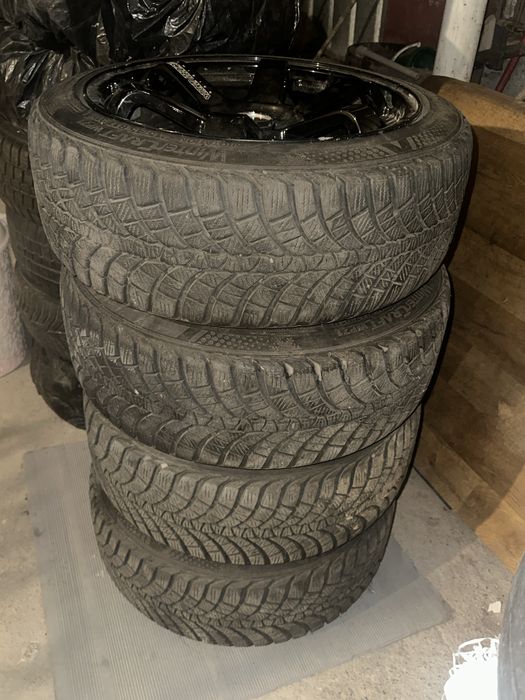 Шина 215/45R17 91V