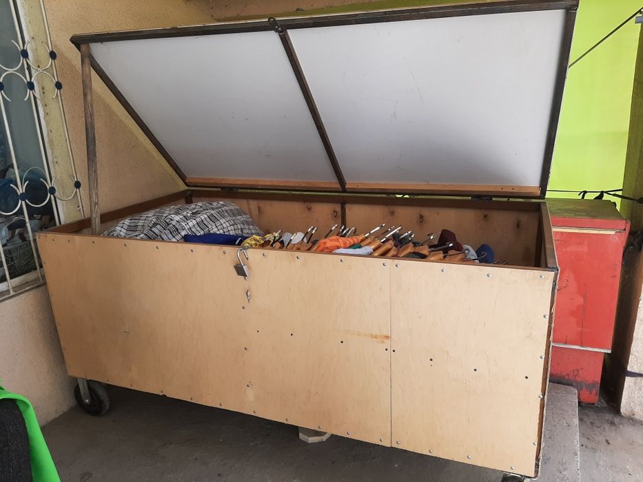 Arava sotiladi oladiganlar bolsa tel qilsin