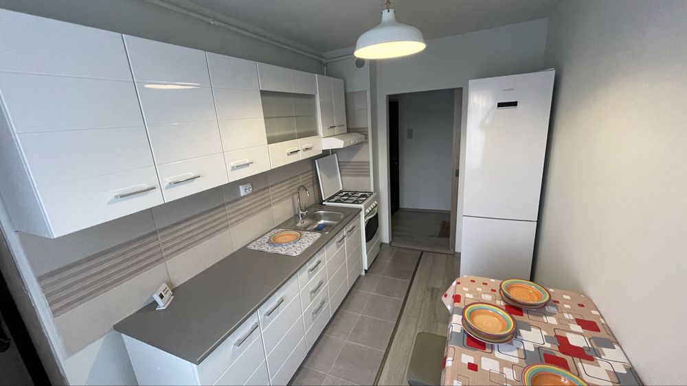 De Inchiriat Apartament 3 camere