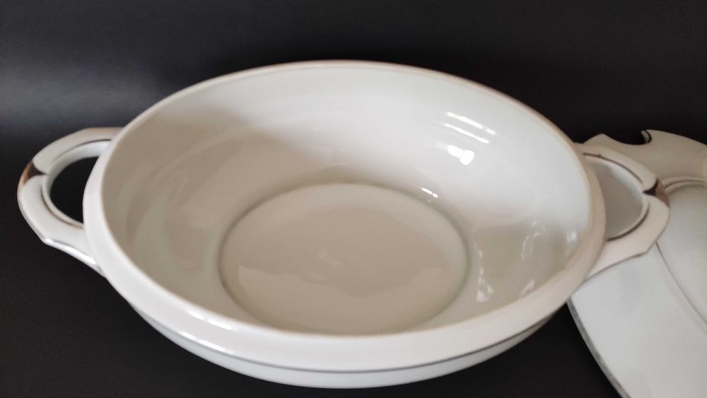 Немски порцеланов супник платинен кант