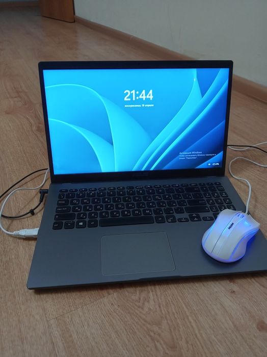 Ноутбук Intel core i3 срочно. ОЗУ 8Гб.