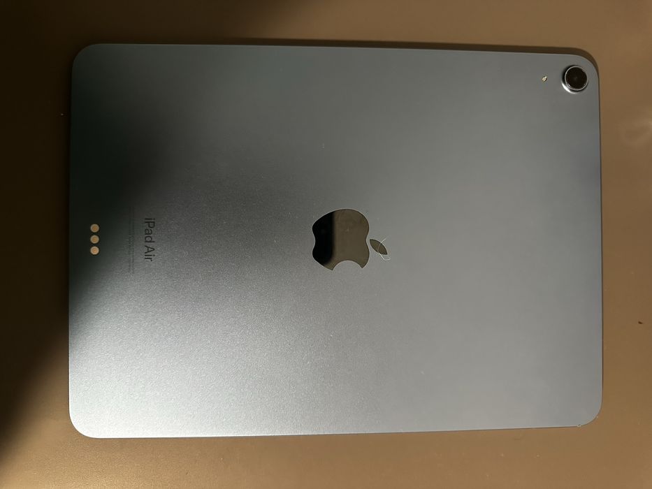 iPad Air 5 (M1) | 64GB | WiFi | Blue | + Husă CADOU