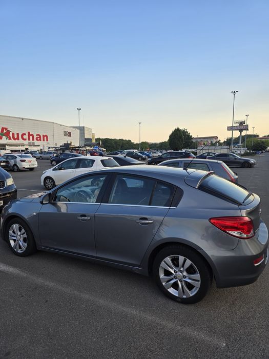 Vând Chevrolet Cruze
