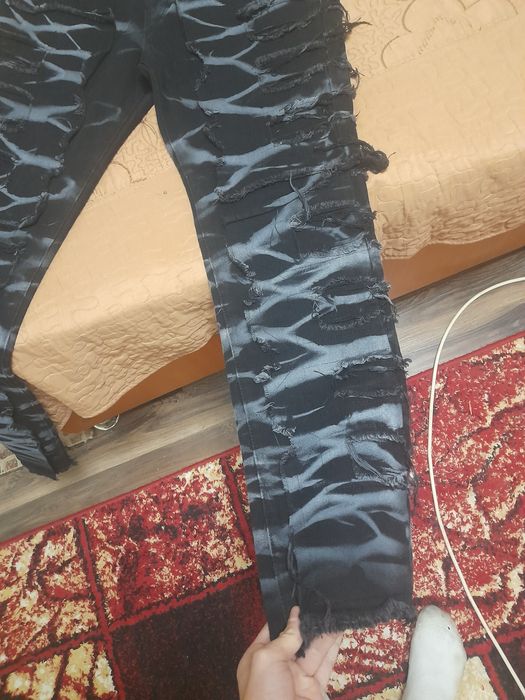 Blugi noi marimea 32