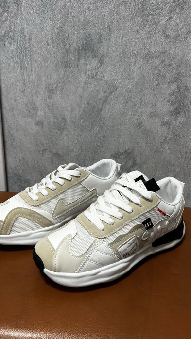 Продам новые кроссовки