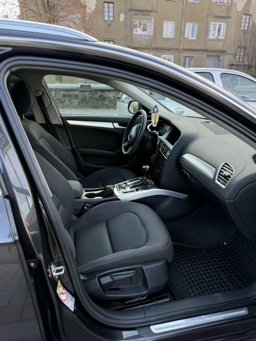 Vând Audi A4 B8 2.7 2011