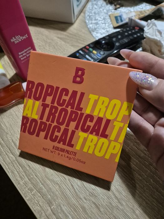 Paleta Beauty Bay Tropical