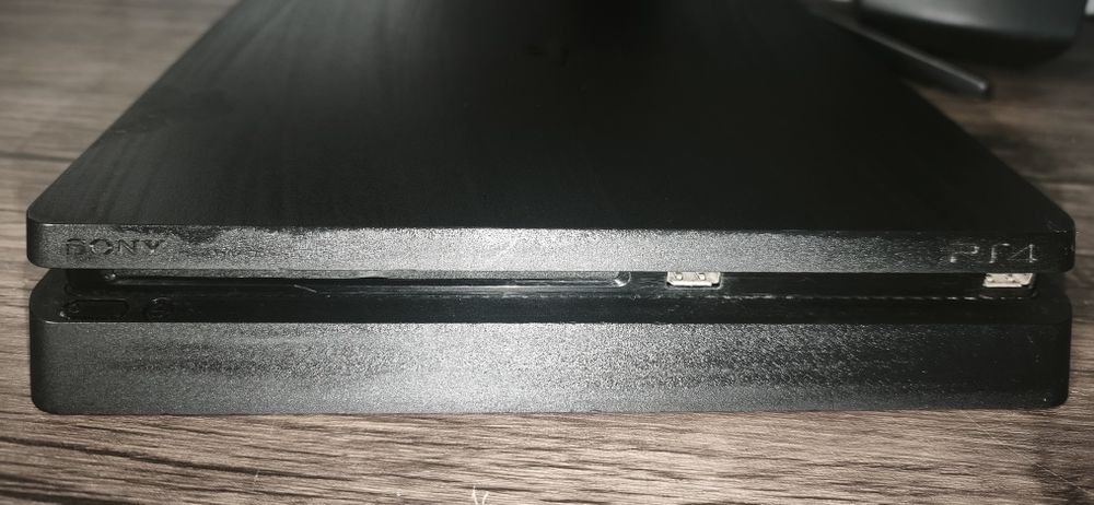 ps 4 slim stare foarte buna de funcționare