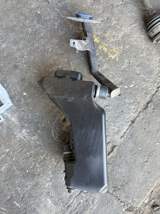 w205 аказанче за чистачкна течност Мерцедес Ц класа