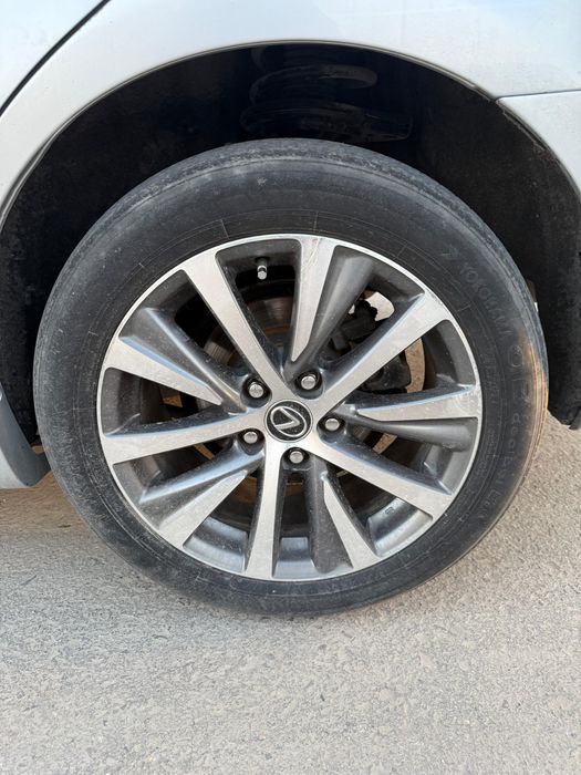 Лексус ес 300H Диски