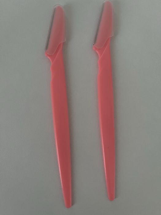 Самобръсначка за вежди