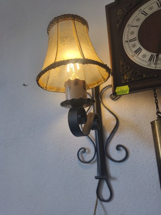 Lampă de perete din fier forjat