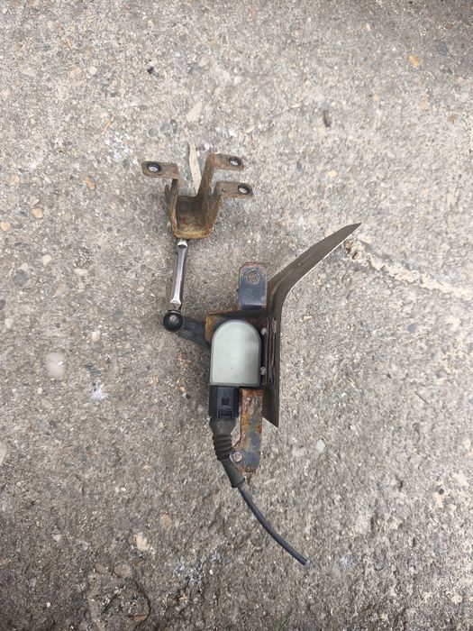 Cântar punte spate pentru faruri xenon Volkswagen Passat B6