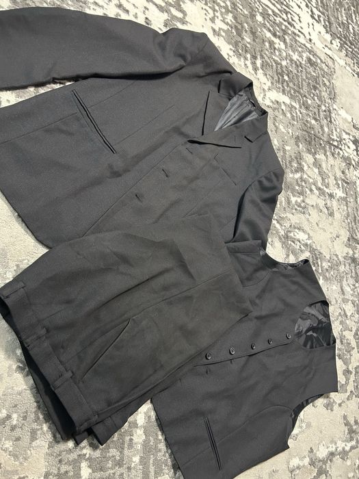 Costum barbati nr 54 pret 150 lei