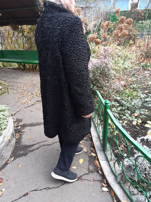 Продается полушубок, каракуль