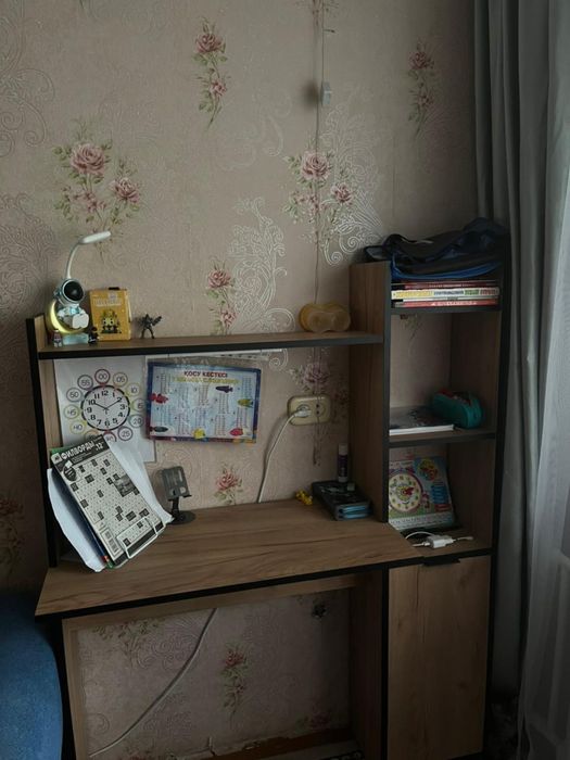 Продам школьный столик