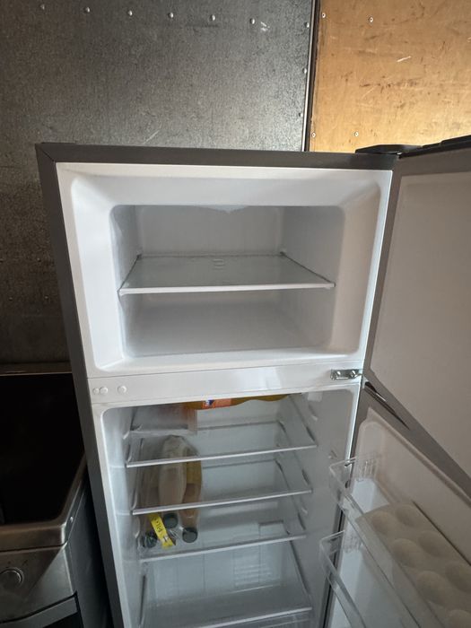 Хладилник с фризер gorenje инокс