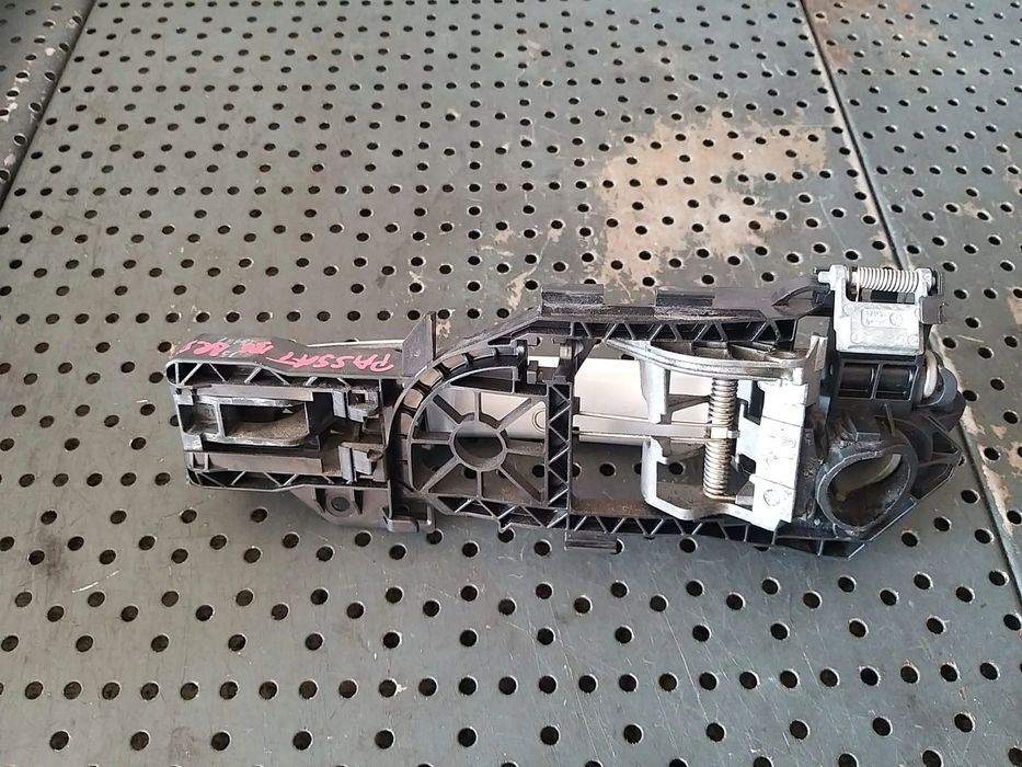 Maner dreapta spate vw passat b6 3c 3c0837886j