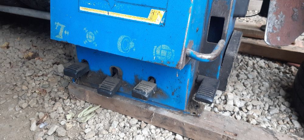 masina dejantat trifazic cu brat