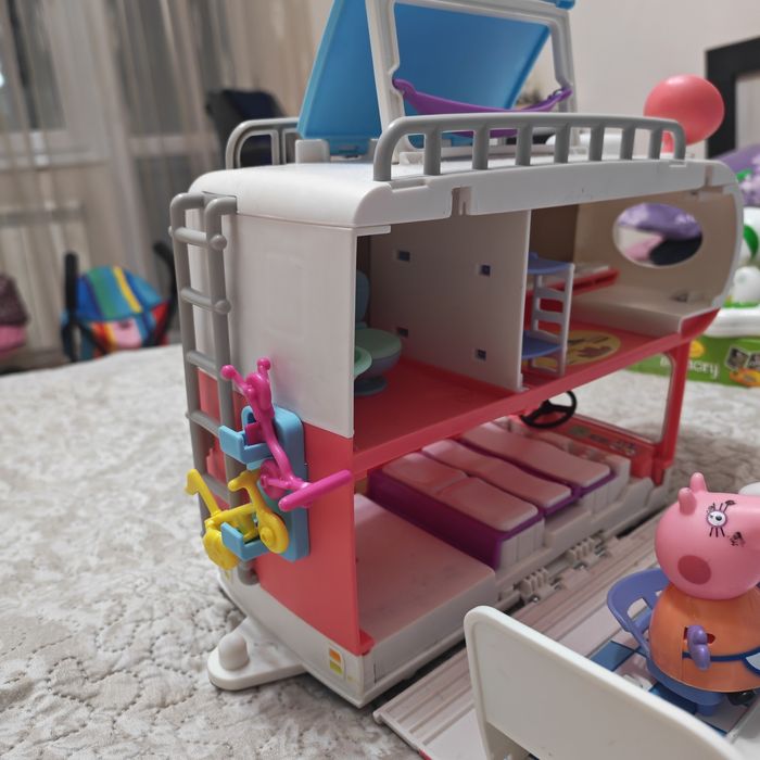 Peppa Pig camper