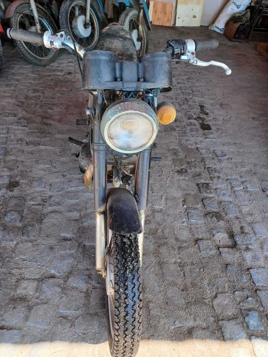 Ява чз 350 6 волта.  Не ритат