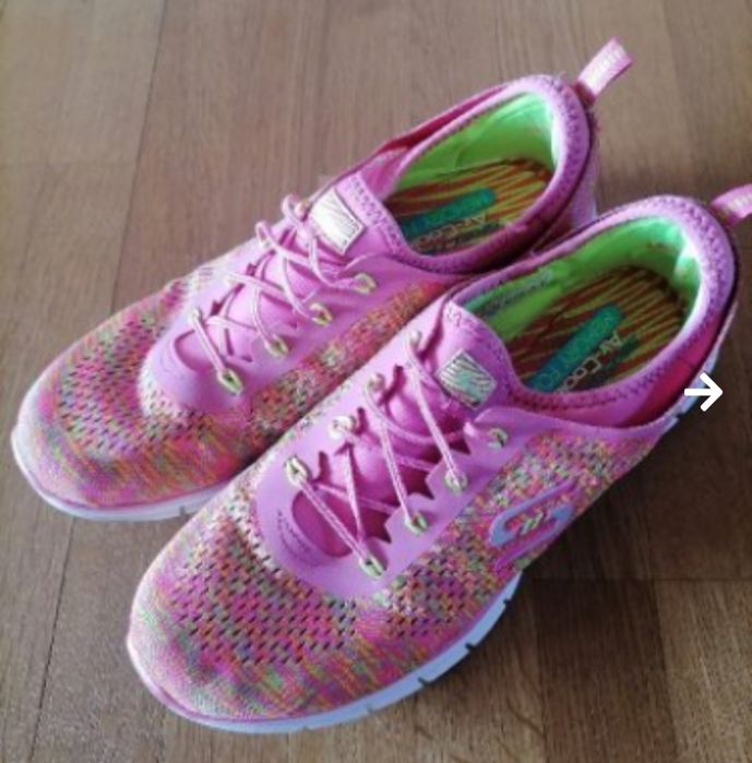SKECHERS Air-Cooled memory foam
