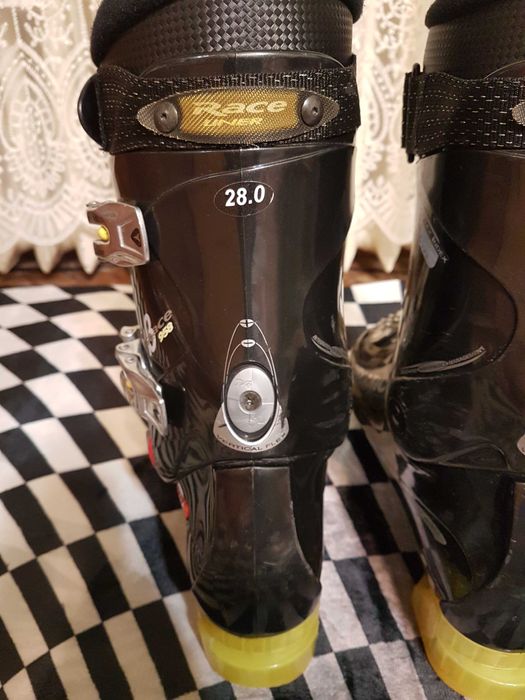 Clapari ski Head Cyber C8, Atomic Hyper Carbon Race 958 marime 28-28,5