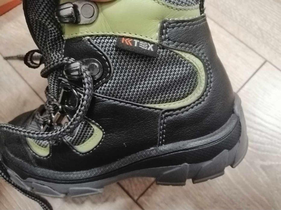 Детски зимни ботушиКолев и Колев нови 25 размер