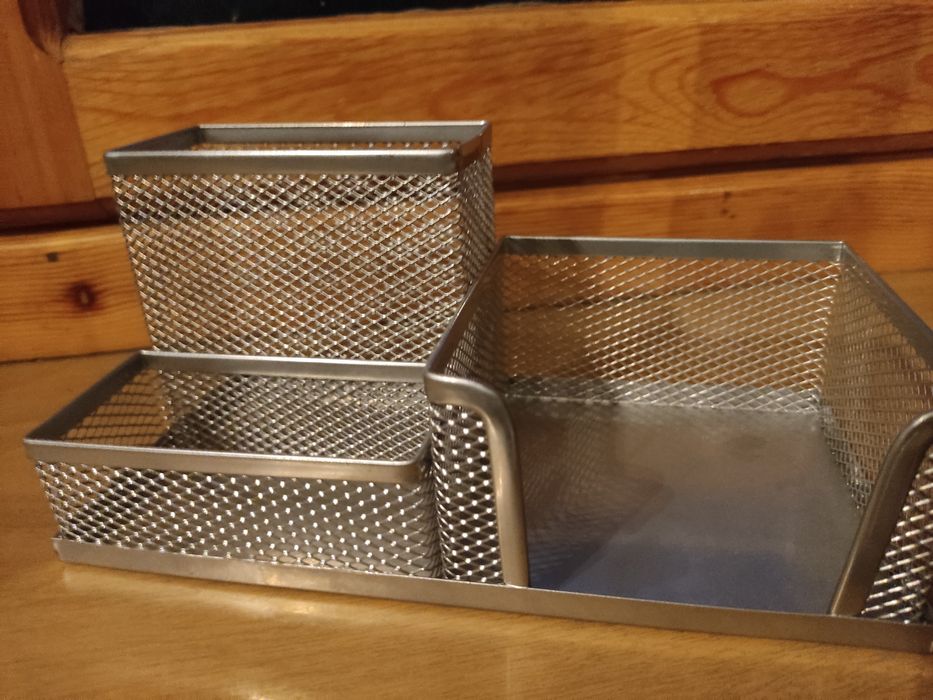 Металлическая подставка-органайзер для ручек,скрепок, стикеров