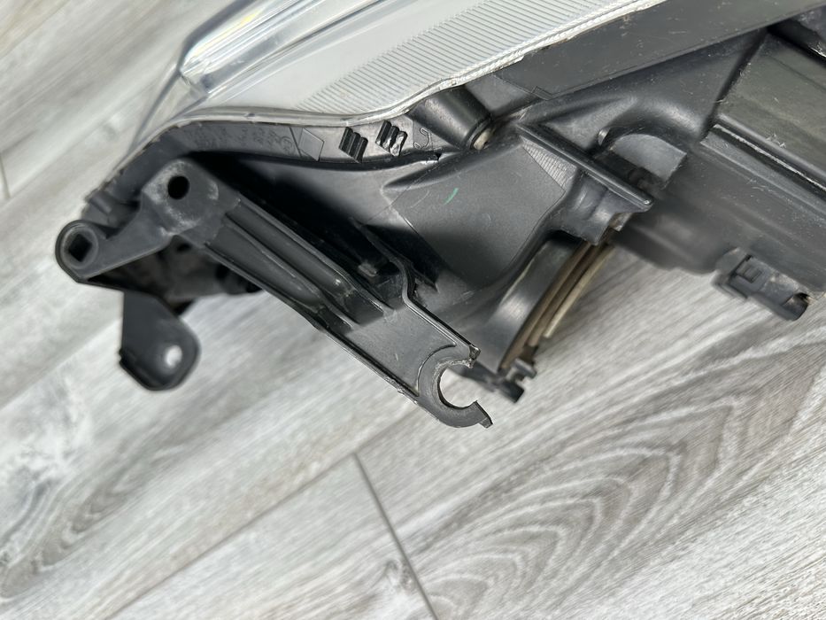 Фары передние Тойота Камри 50 европеец