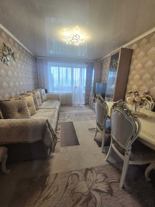 Продам 3 комнатную квартиру 1990 г